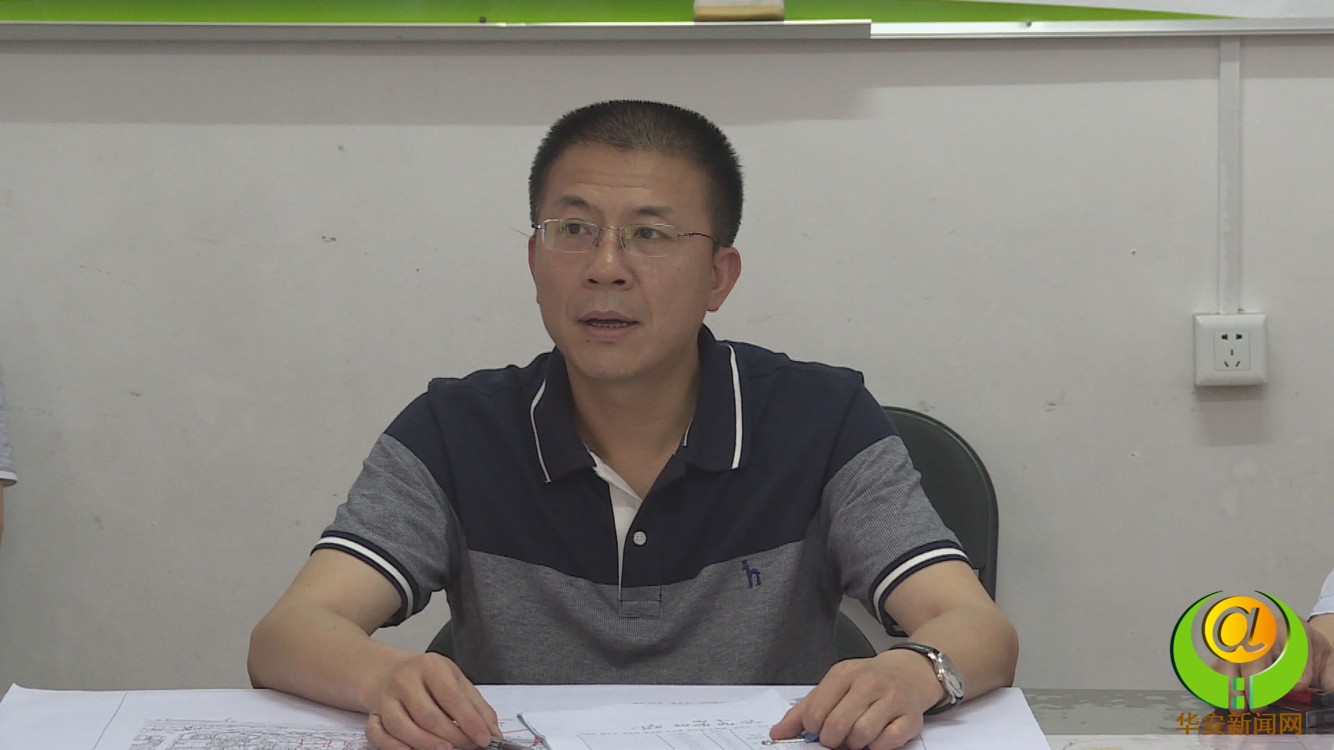 县委书记朱百里到拆迁办现场办公